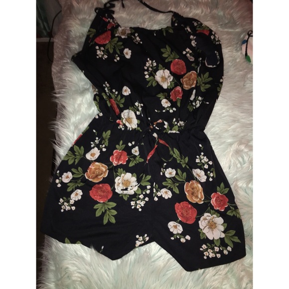 Romper - Picture 2 of 2